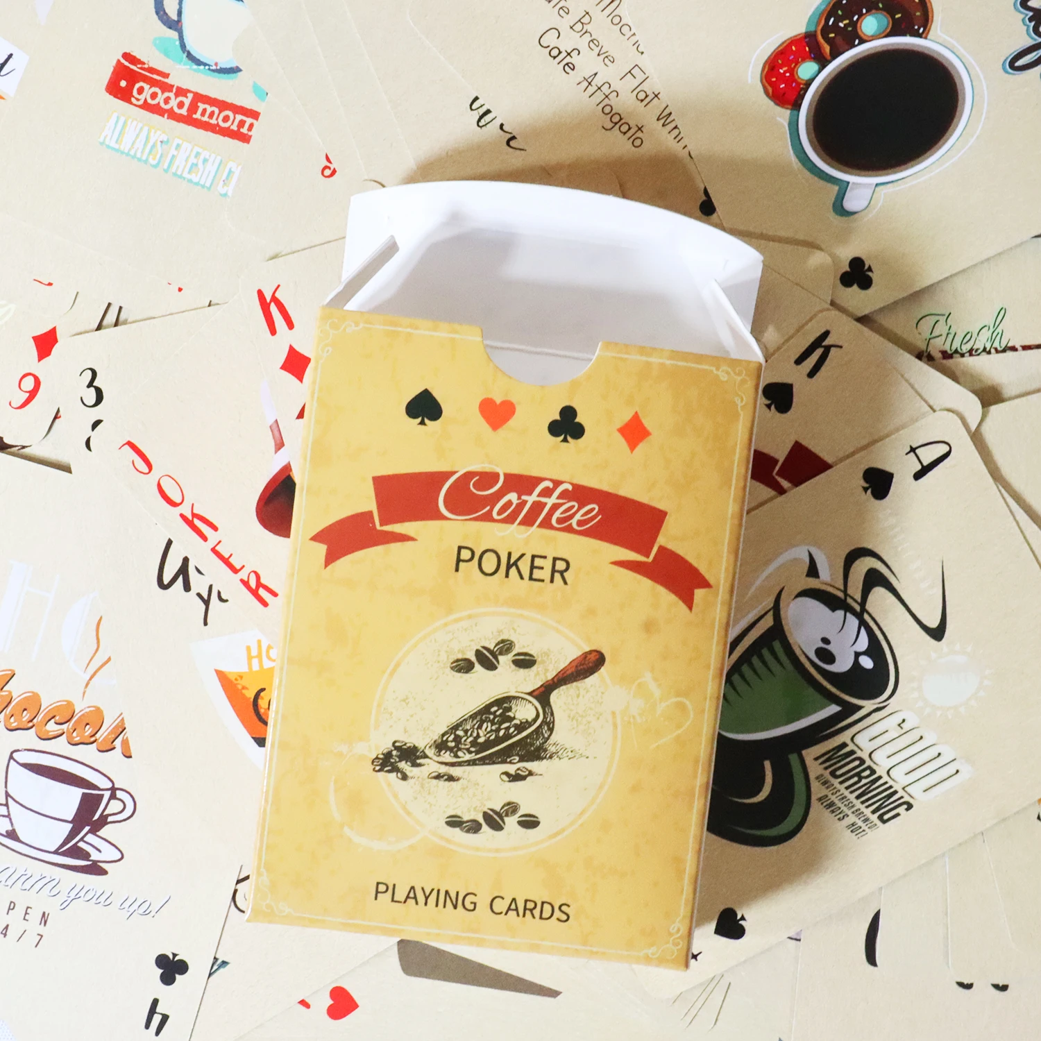 コーヒー用の紙のトランプ,クラシックなポーカーカード,レトロ - Board Game Yearbook のレビューと価格